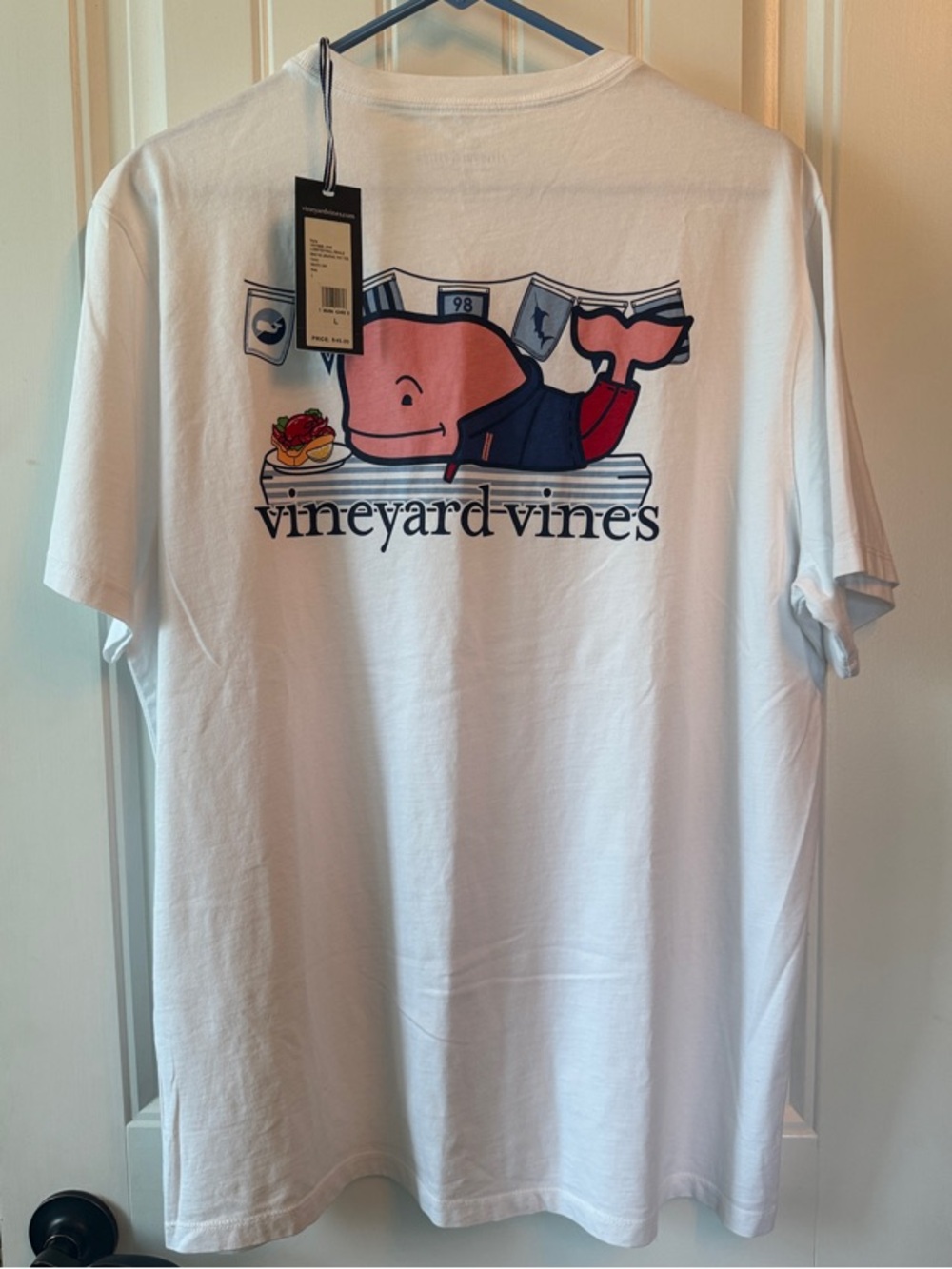 Vineyard Vines NWT Short Sleeve Graphic Pocket Tee with Lobster Roll Whale